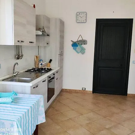 Sul Mare Con Spiaggetta Privata Vicino A Cefalu.