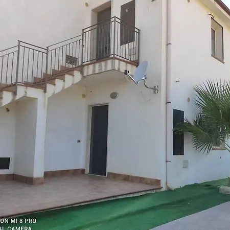 Sul Mare Con Spiaggetta Privata Vicino A Cefalu. דירה